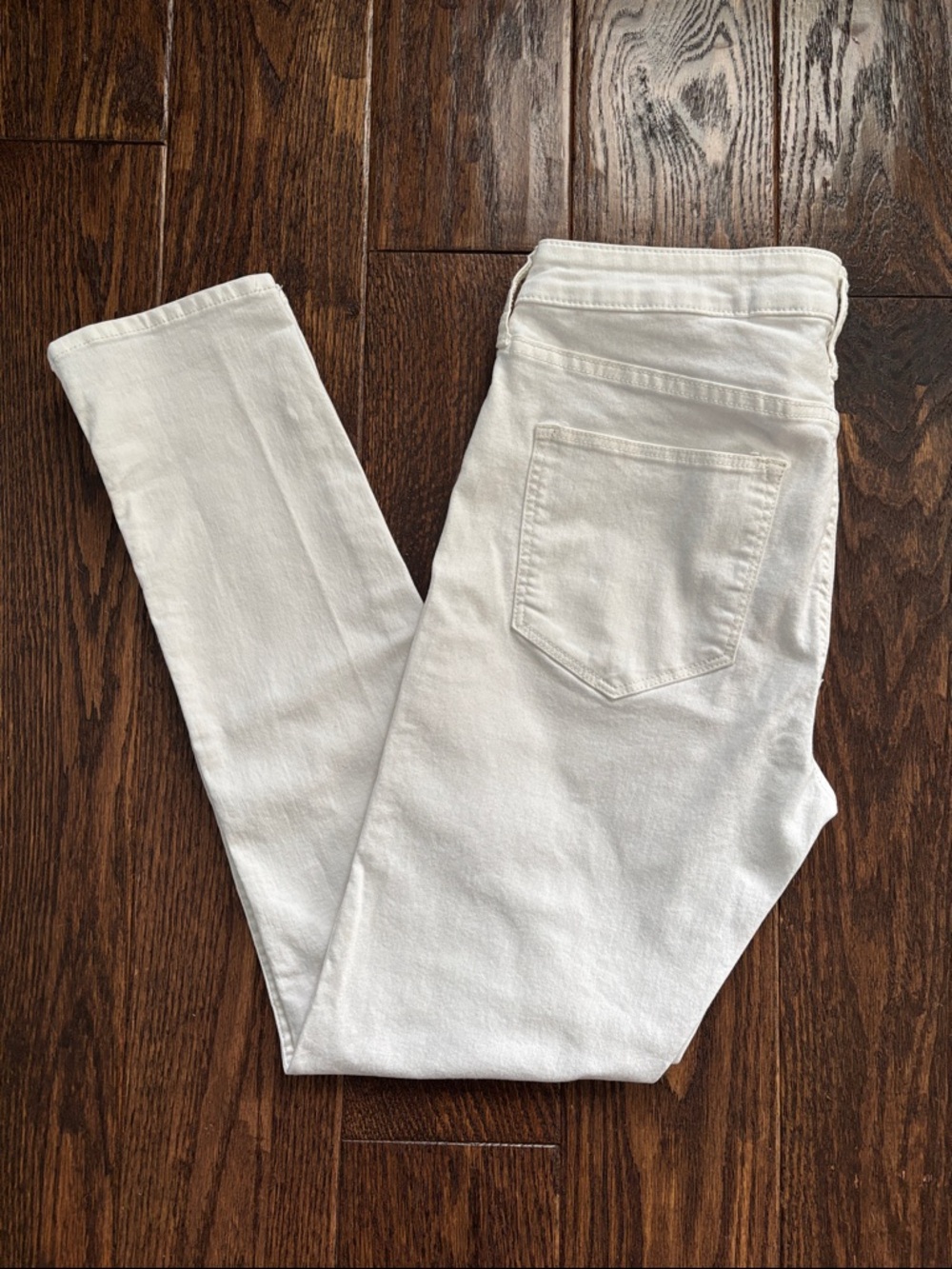 White Skinny Jeans — Clean High-Stretch Fit